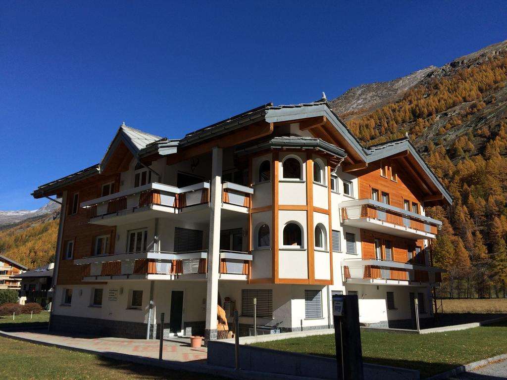 Haus Alpenstern Apartment Saas-Grund Exterior photo