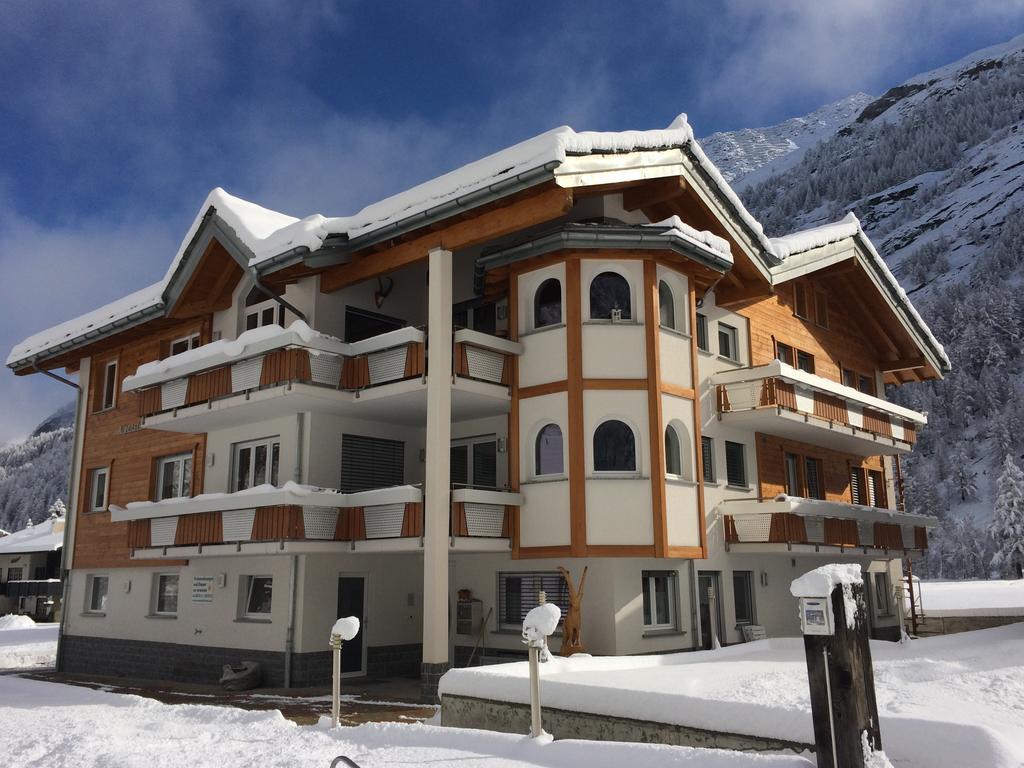 Haus Alpenstern Apartment Saas-Grund Exterior photo